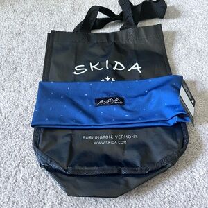 Skida Blue Hair Accessory and Skida tote